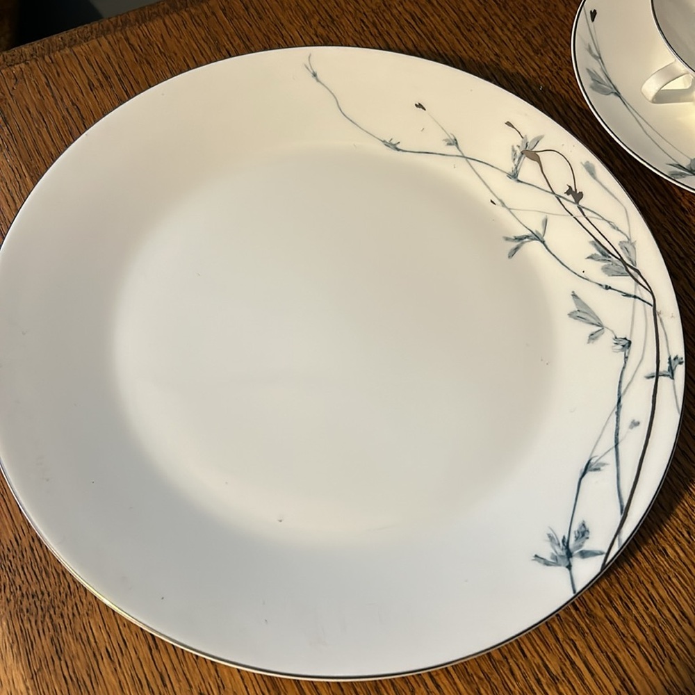 5pc EUC Calvin Klein china place setting - Picture 4 of 8